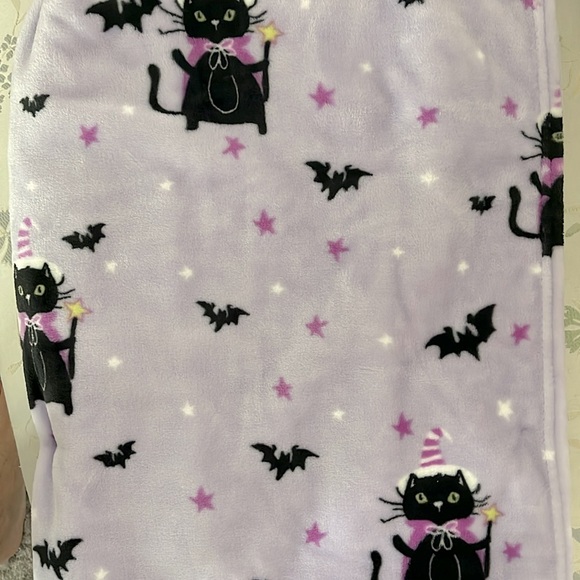 🆕OVERSIZED💋BETSEY JOHNSON💋ULTRA SOFT PLUSH THROW BLANKET BATS CATS - Picture 5 of 5
